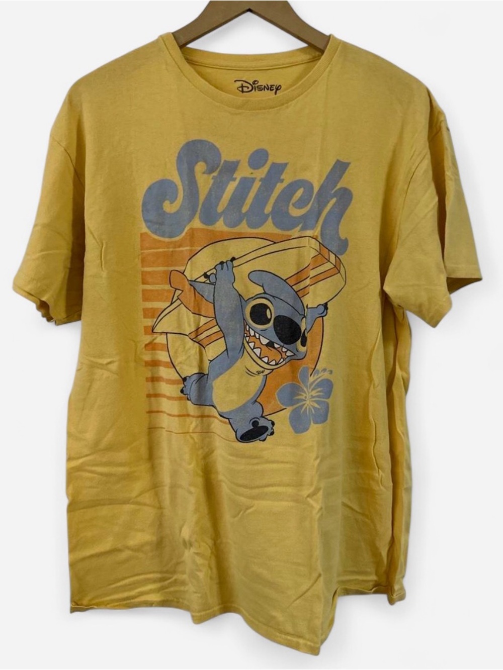 Disney Stitch Surfing Graphic T-Shirt Men’s Large Mustard Yellow Cotton Tee